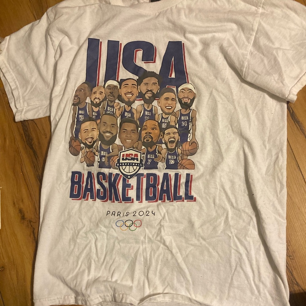 Gildan White USA Basketball Paris 2024 men’s large white Tee shirt